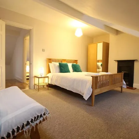 Apartment Bright & Spacious 3 Bedroom Maisonette In Redland