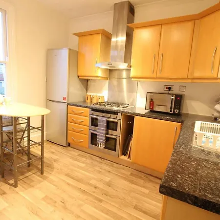 Apartment Bright & Spacious 3 Bedroom Maisonette In Redland Bristol