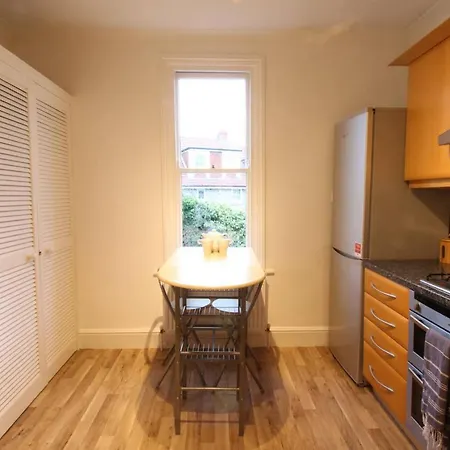 Bright & Spacious 3 Bedroom Maisonette In Redland Apartment Bristol