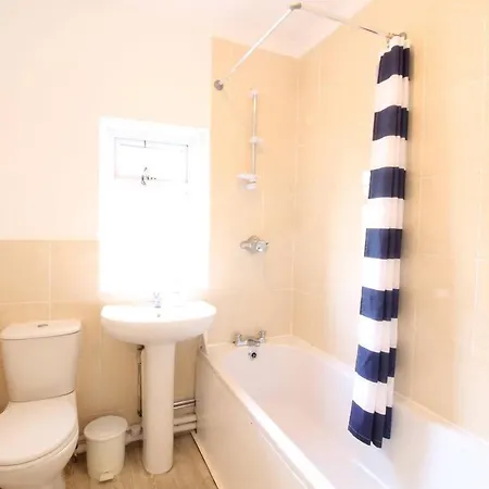 Bright & Spacious 3 Bedroom Maisonette In Redland * Bristol