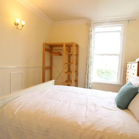 Apartment Bright & Spacious 3 Bedroom Maisonette In Redland *