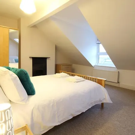 Apartment Bright & Spacious 3 Bedroom Maisonette In Redland Bristol