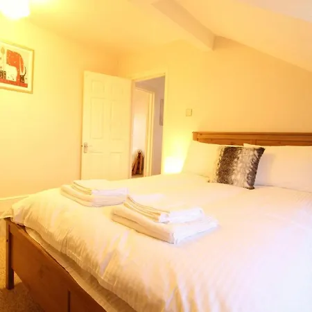 Apartment Bright & Spacious 3 Bedroom Maisonette In Redland
