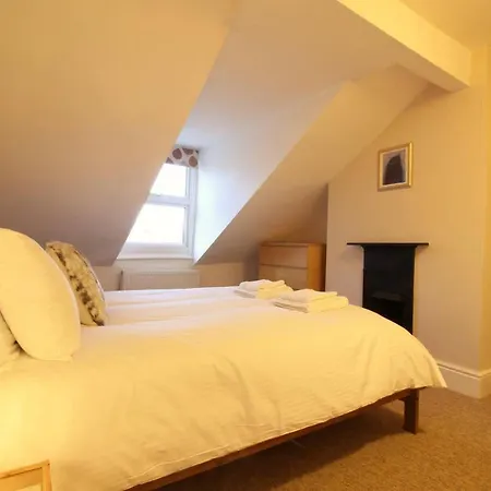 Apartment Bright & Spacious 3 Bedroom Maisonette In Redland